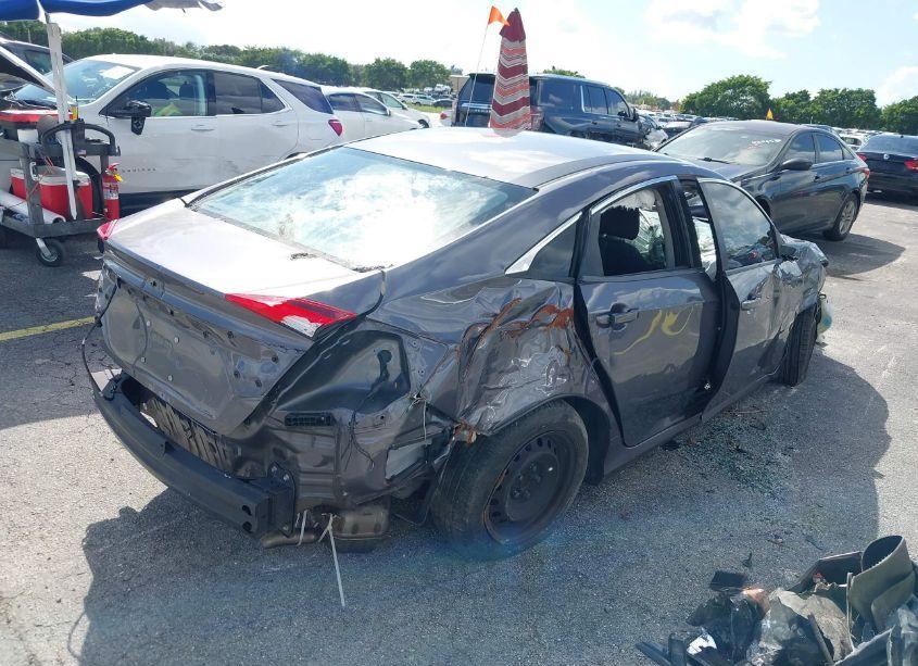 Photo 4 of 2018 Honda Civic LX (VIN 2HGFC2F55JH563821)