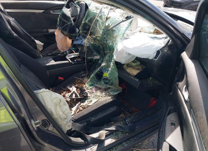 Photo 5 of 2018 Honda Civic LX (VIN 2HGFC2F55JH563821)