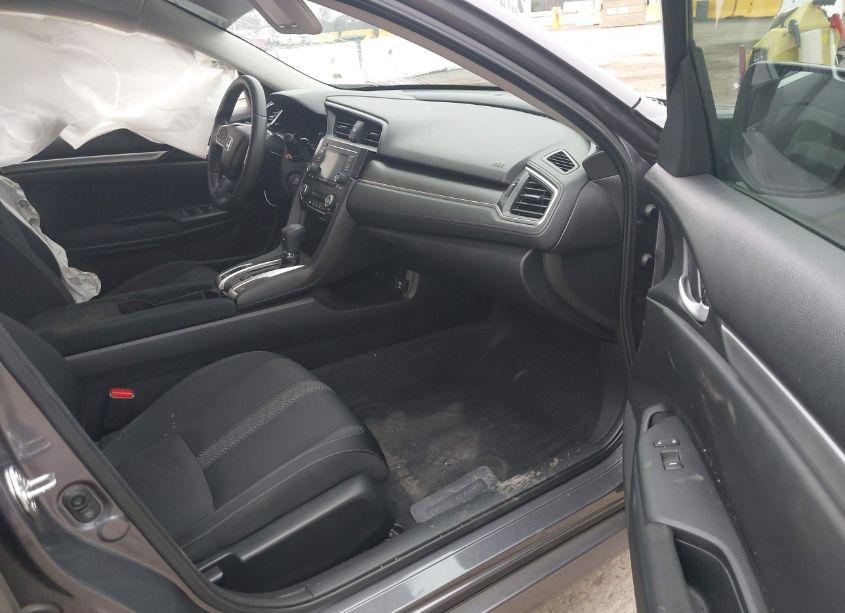 Photo 5 of 2018 Honda Civic LX (VIN 2HGFC2F55JH565164)