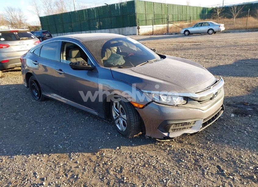 2018 Honda Civic LX (VIN 2HGFC2F55JH571272) main photo