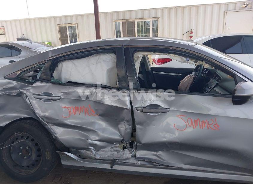 Photo 6 of 2017 Honda Civic LX (VIN 2HGFC2F56HH573168)