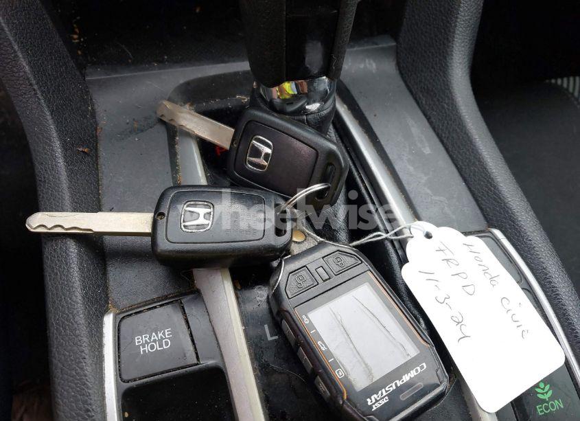 Photo 11 of 2018 Honda Civic LX (VIN 2HGFC2F56JH546039)