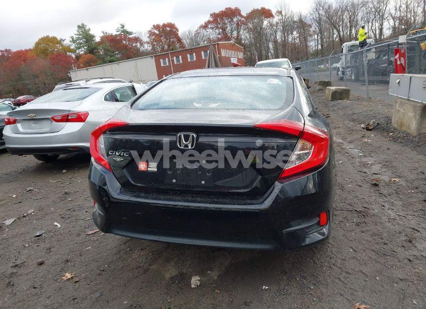 Photo 17 of 2018 Honda Civic LX (VIN 2HGFC2F56JH546039)