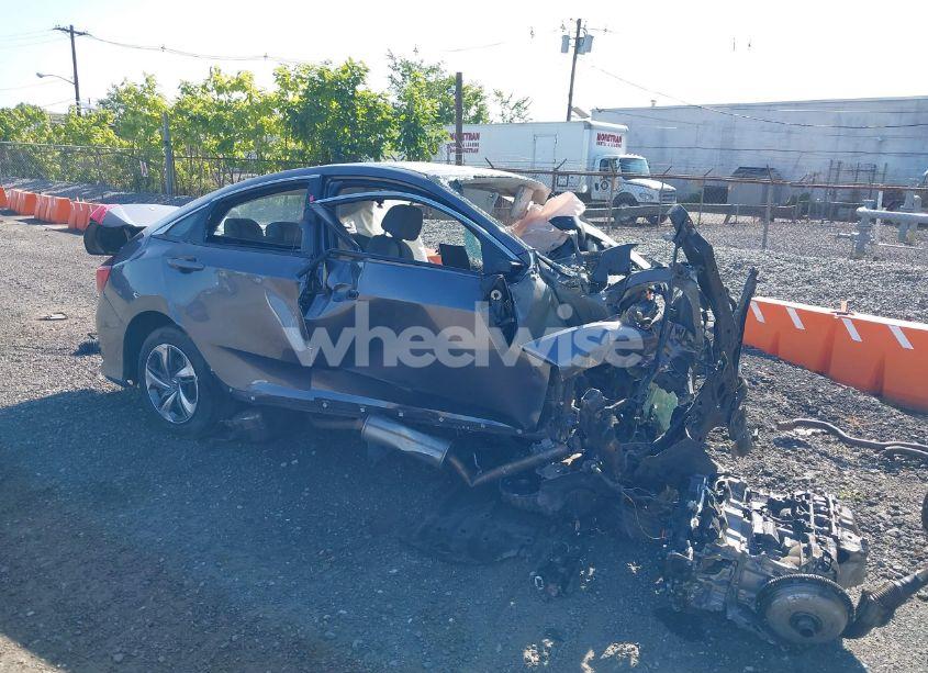 2018 Honda Civic LX (VIN 2HGFC2F56JH610712) main photo