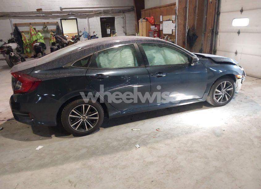 Photo 4 of 2017 Honda Civic LX (VIN 2HGFC2F57HH531768)