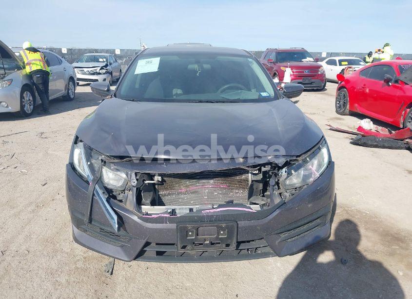 Photo 13 of 2018 Honda Civic LX (VIN 2HGFC2F57JH517889)