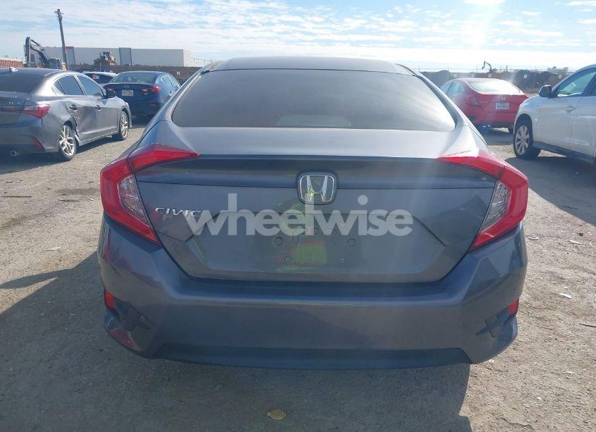 Photo 17 of 2018 Honda Civic LX (VIN 2HGFC2F57JH517889)