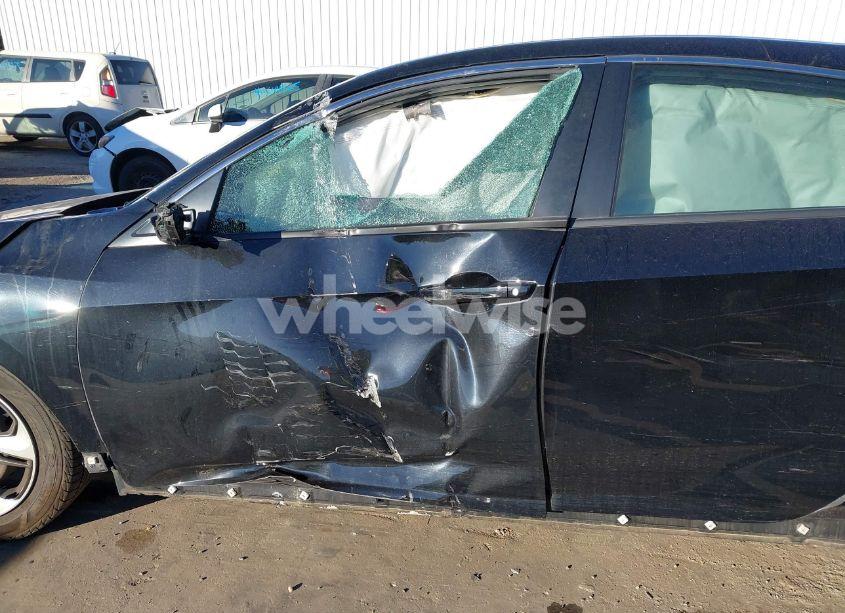 Photo 21 of 2018 Honda Civic LX (VIN 2HGFC2F57JH558216)