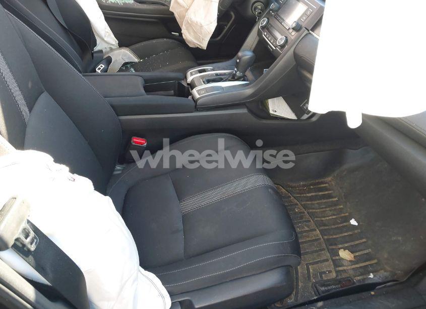 Photo 5 of 2018 Honda Civic LX (VIN 2HGFC2F57JH558216)