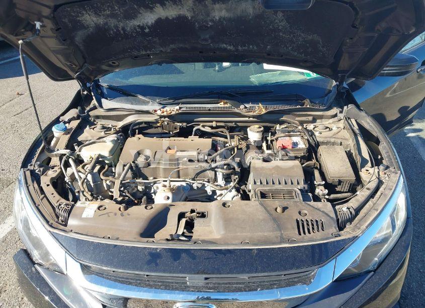 Photo 10 of 2018 Honda Civic LX (VIN 2HGFC2F57JH581110)