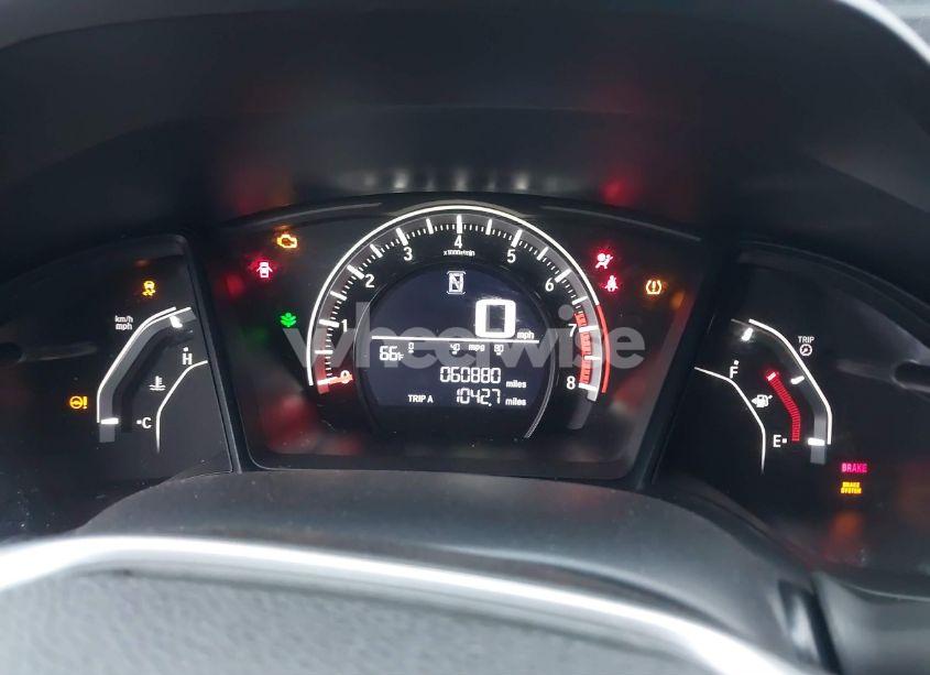 Photo 7 of 2018 Honda Civic LX (VIN 2HGFC2F57JH588722)