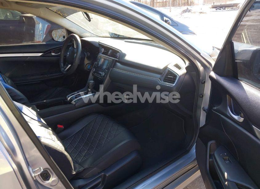 Photo 5 of 2018 Honda Civic LX (VIN 2HGFC2F57JH592270)