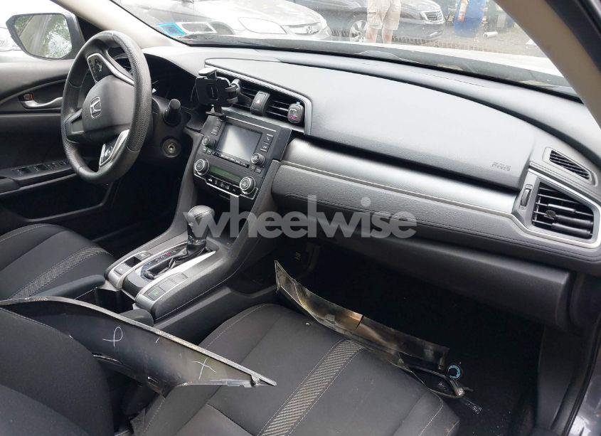 Photo 5 of 2017 Honda Civic LX (VIN 2HGFC2F58HH569932)