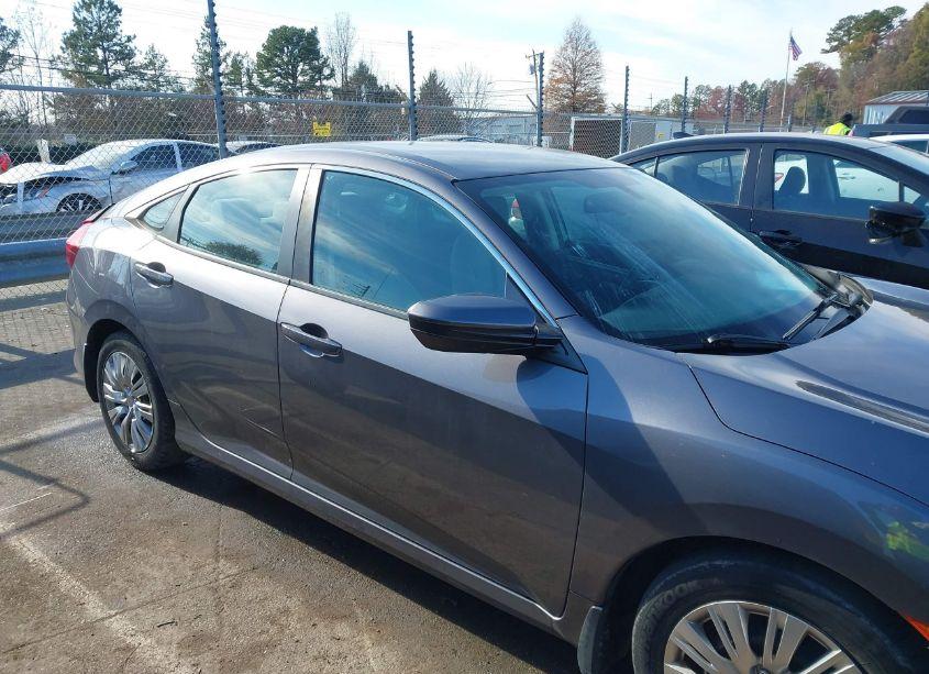 Photo 13 of 2018 Honda Civic LX (VIN 2HGFC2F58JH520509)