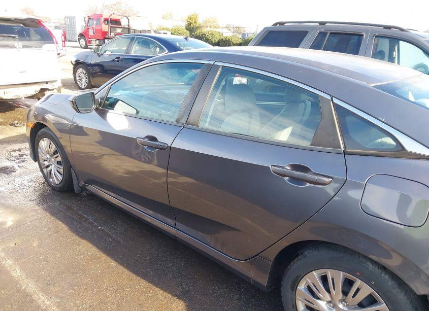 Photo 14 of 2018 Honda Civic LX (VIN 2HGFC2F58JH520509)