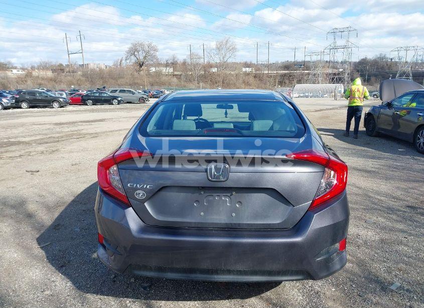 Photo 17 of 2018 Honda Civic LX (VIN 2HGFC2F58JH520543)
