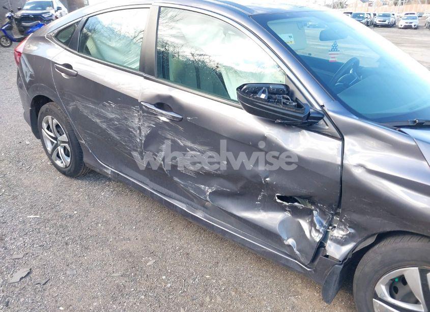 Photo 6 of 2018 Honda Civic LX (VIN 2HGFC2F58JH520543)