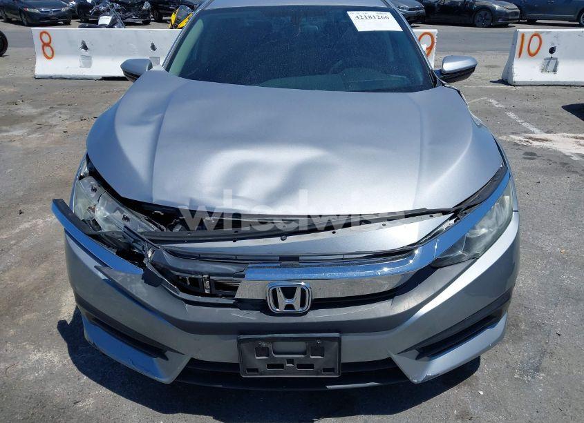 Photo 6 of 2018 Honda Civic LX (VIN 2HGFC2F58JH527122)