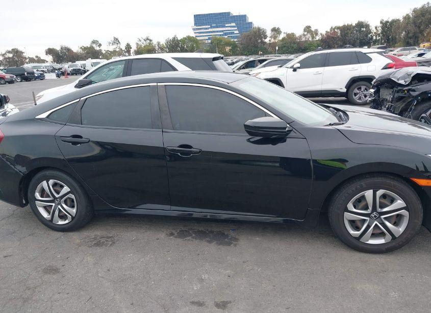 Photo 13 of 2018 Honda Civic LX (VIN 2HGFC2F58JH529131)