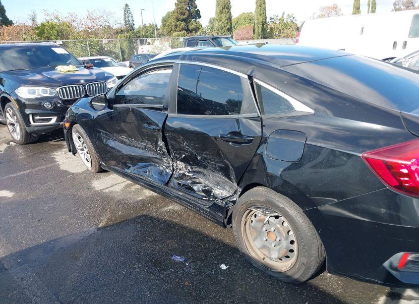 Photo 14 of 2018 Honda Civic LX (VIN 2HGFC2F58JH529131)