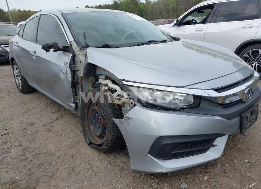 2018 Honda Civic LX (VIN 2HGFC2F58JH584016) main photo