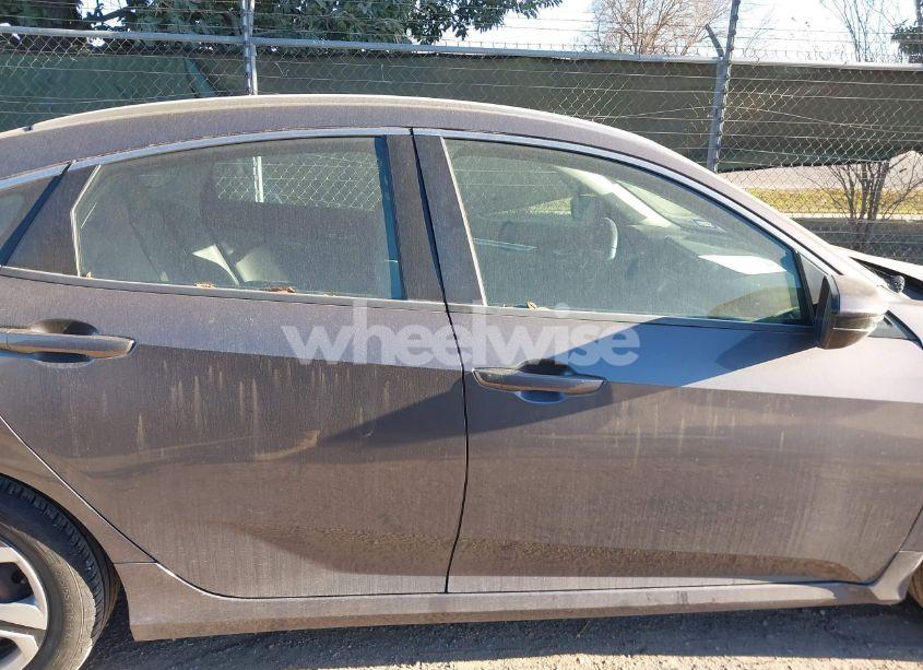 Photo 13 of 2018 Honda Civic LX (VIN 2HGFC2F59JH563532)