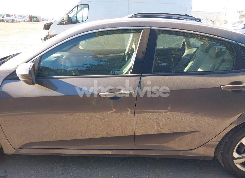 Photo 14 of 2018 Honda Civic LX (VIN 2HGFC2F59JH563532)