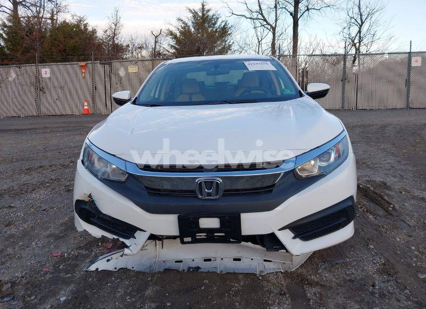 Photo 12 of 2018 Honda Civic LX (VIN 2HGFC2F59JH581576)