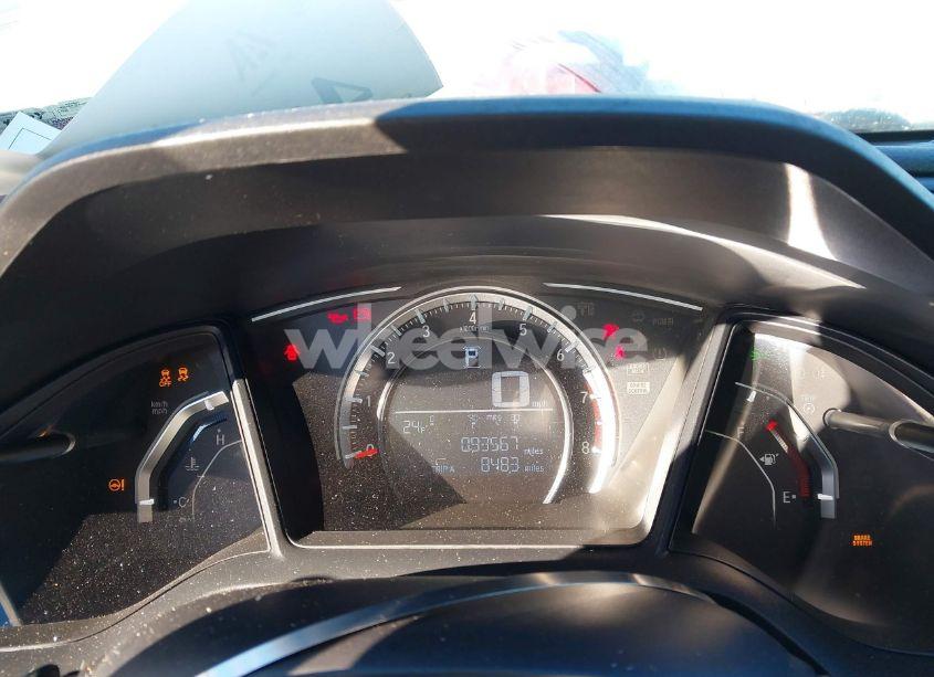 Photo 7 of 2018 Honda Civic LX (VIN 2HGFC2F59JH605827)