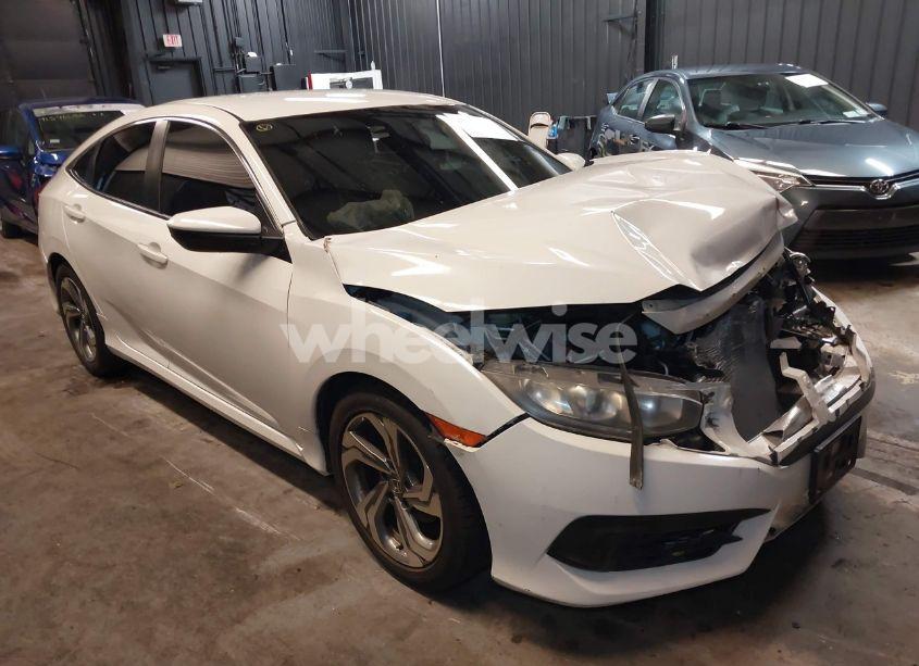 2017 Honda Civic LX (VIN 2HGFC2F5XHH524829) main photo