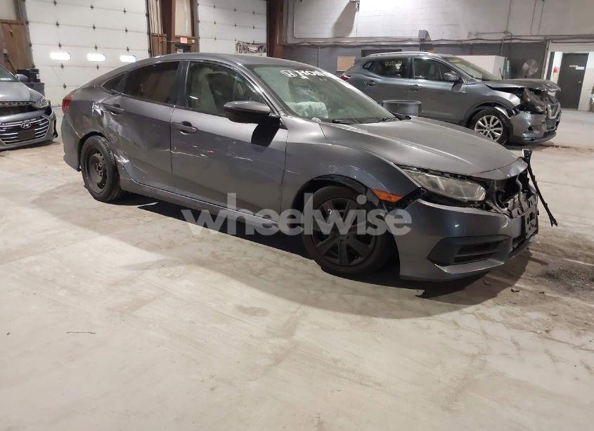 2018 Honda Civic LX (VIN 2HGFC2F5XJH520527) main photo