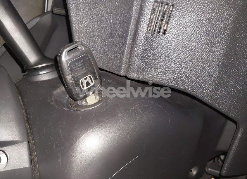 Photo 11 of 2018 Honda Civic LX (VIN 2HGFC2F5XJH520527)