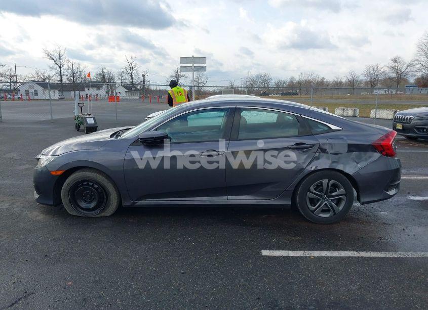 Photo 14 of 2018 Honda Civic LX (VIN 2HGFC2F5XJH526070)