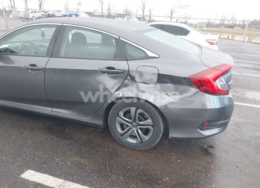 Photo 6 of 2018 Honda Civic LX (VIN 2HGFC2F5XJH526070)