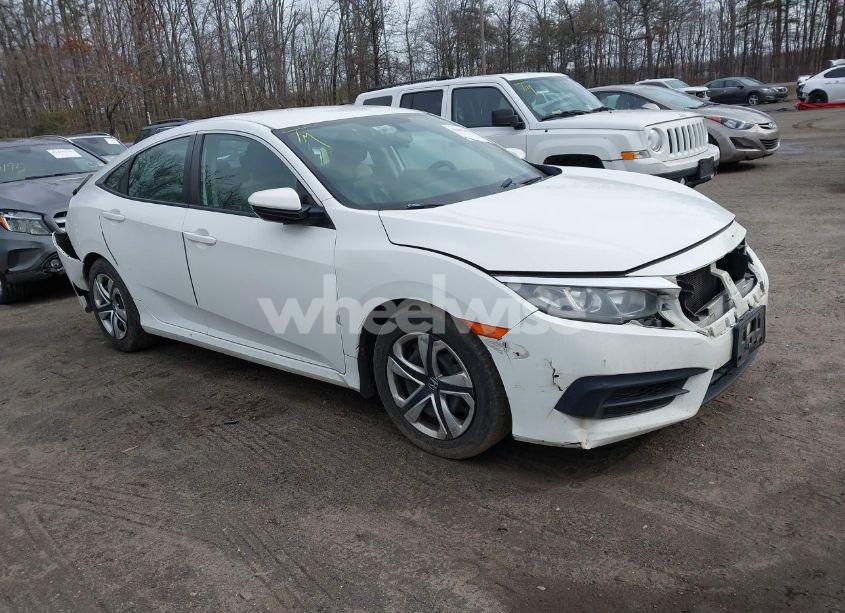 2018 Honda Civic LX (VIN 2HGFC2F5XJH540941) main photo