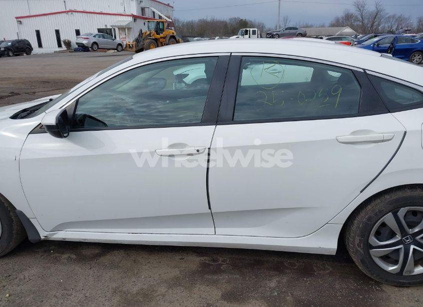 Photo 14 of 2018 Honda Civic LX (VIN 2HGFC2F5XJH540941)