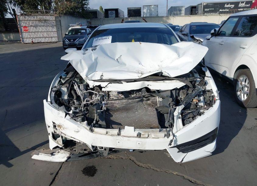 Photo 13 of 2018 Honda Civic LX (VIN 2HGFC2F5XJH541037)