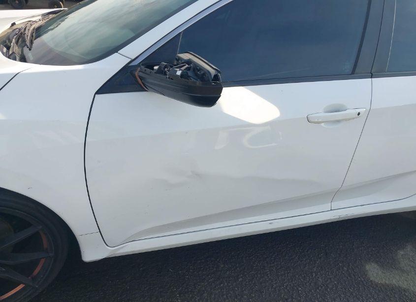 Photo 17 of 2018 Honda Civic LX (VIN 2HGFC2F5XJH555911)