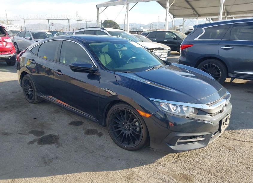 2018 Honda Civic LX (VIN 2HGFC2F5XJH559778) main photo