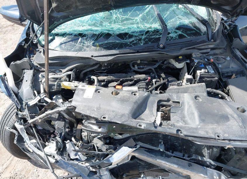 Photo 10 of 2018 Honda Civic LX (VIN 2HGFC2F5XJH564303)