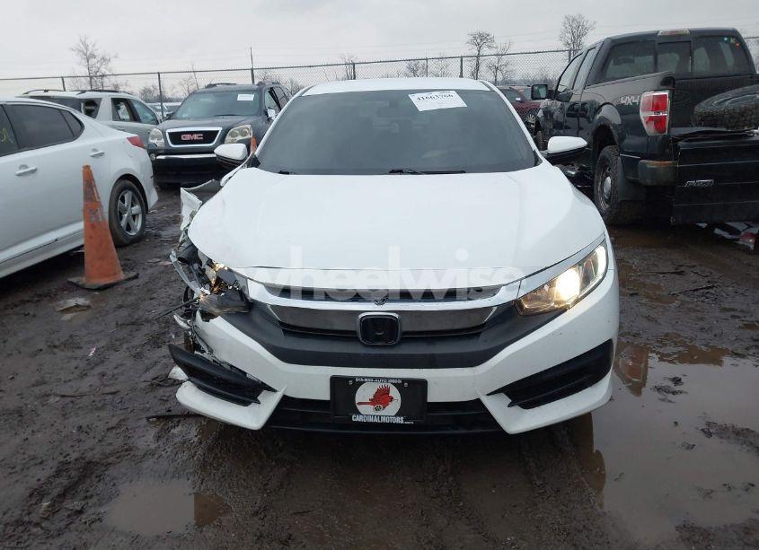 Photo 13 of 2018 Honda Civic LX (VIN 2HGFC2F5XJH566486)