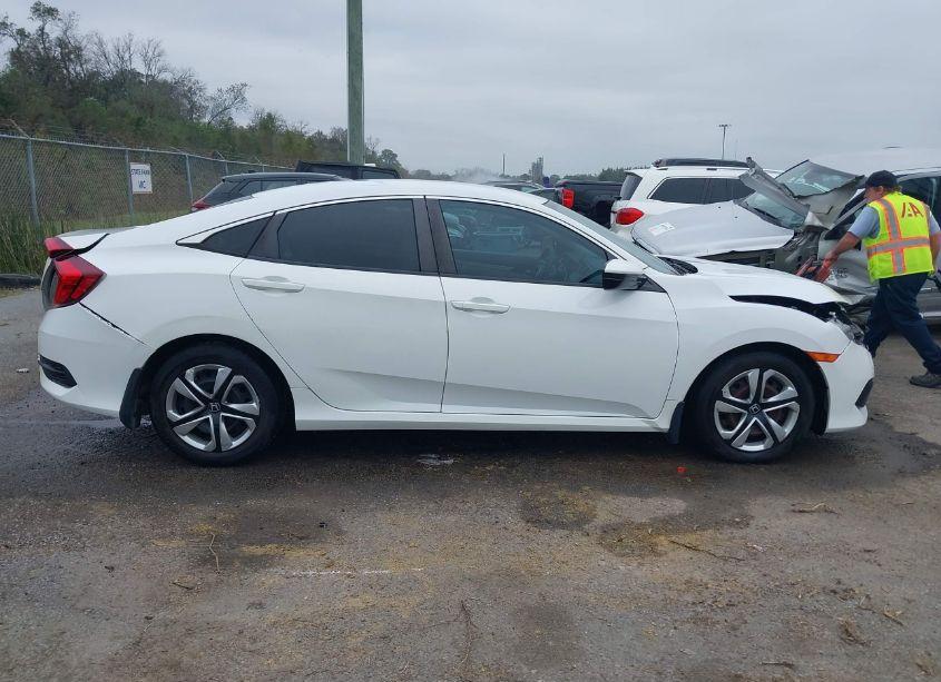 Photo 13 of 2018 Honda Civic LX (VIN 2HGFC2F5XJH582266)