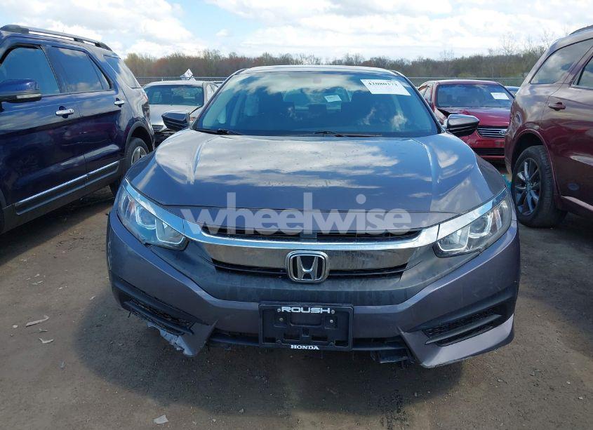 Photo 13 of 2018 Honda Civic LX (VIN 2HGFC2F5XJH586527)