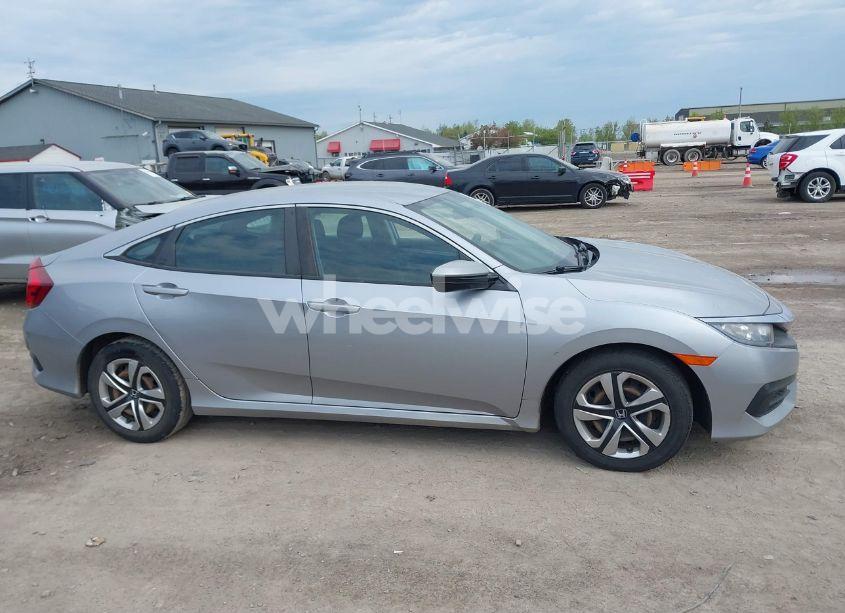 Photo 13 of 2018 Honda Civic LX (VIN 2HGFC2F5XJH604069)