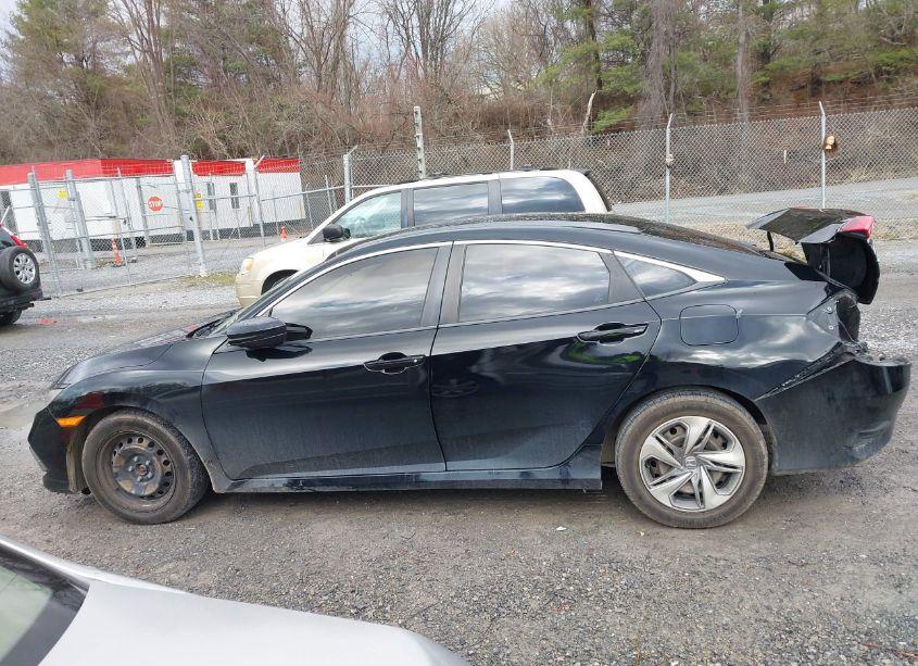 Photo 14 of 2019 Honda Civic LX (VIN 2HGFC2F60KH582562)