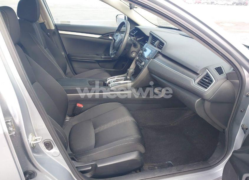 Photo 5 of 2019 Honda Civic LX (VIN 2HGFC2F61KH546301)