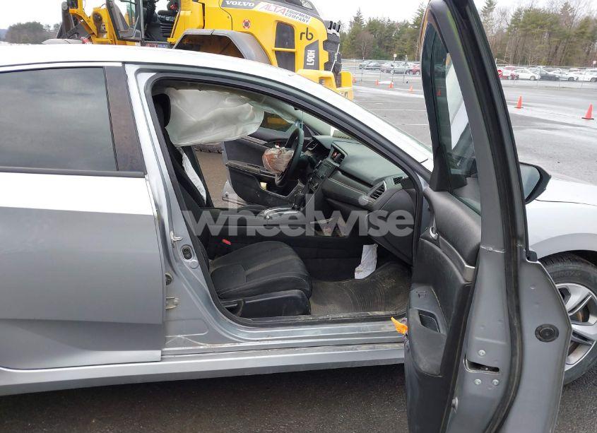 Photo 5 of 2019 Honda Civic LX (VIN 2HGFC2F61KH549585)