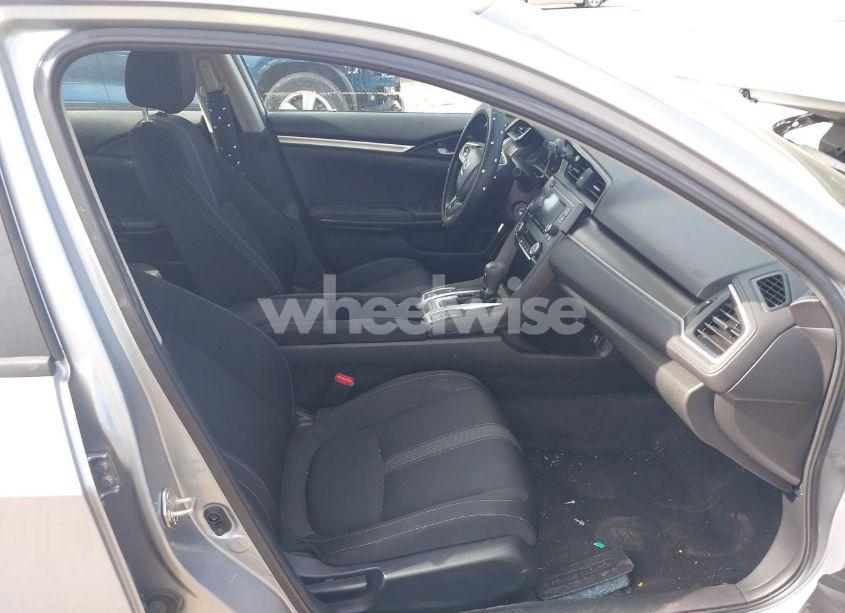 Photo 5 of 2019 Honda Civic LX (VIN 2HGFC2F61KH564927)