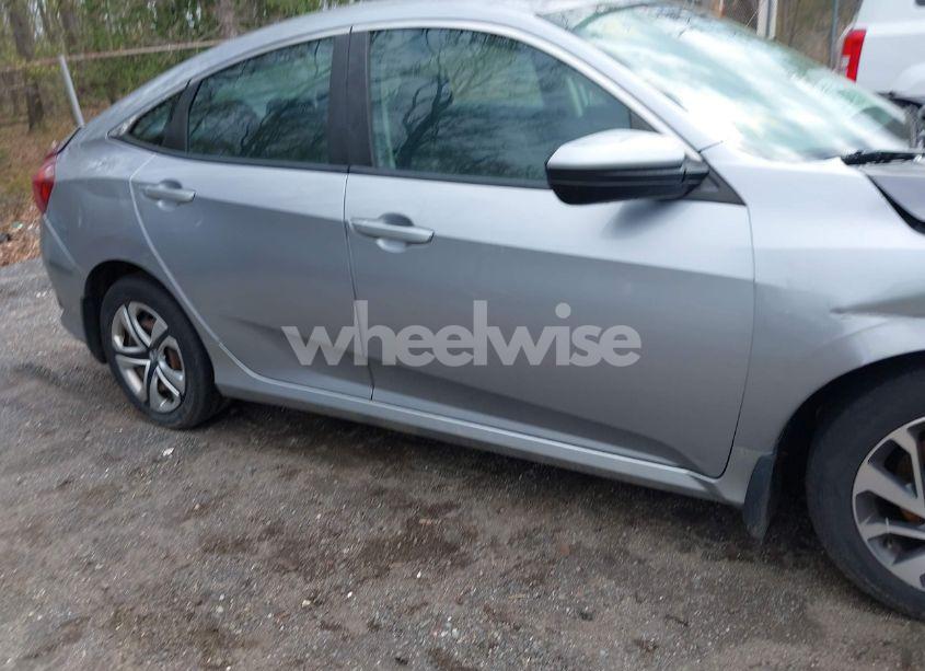 Photo 13 of 2019 Honda Civic LX (VIN 2HGFC2F61KH570159)