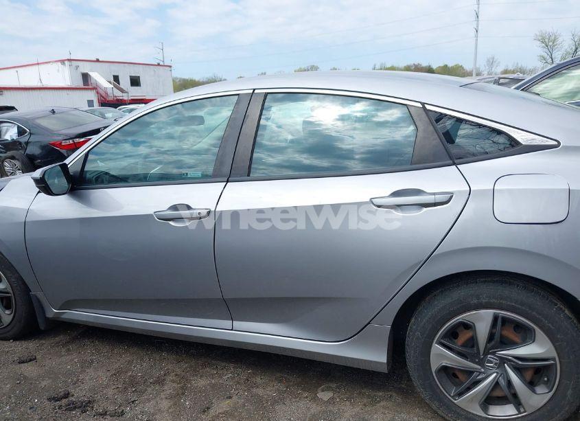 Photo 14 of 2019 Honda Civic LX (VIN 2HGFC2F61KH570159)